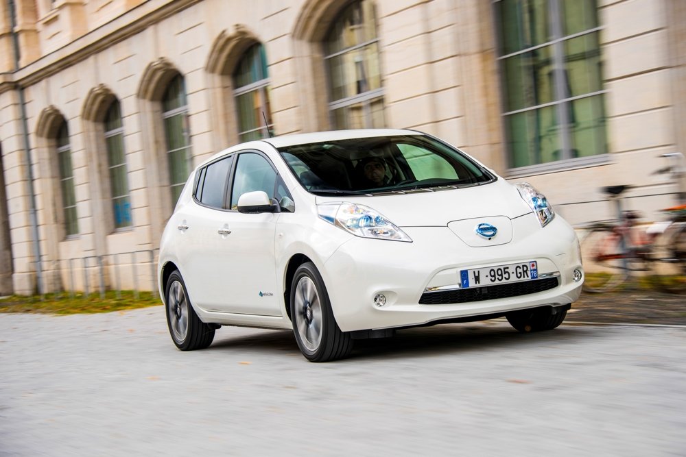 nissan_LEAF White