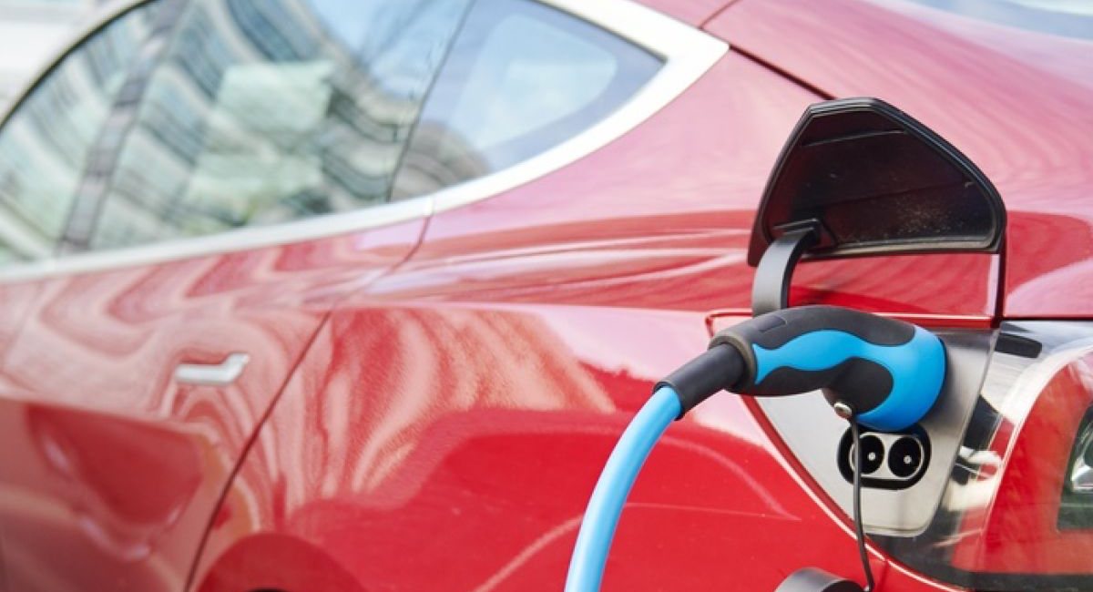 Electric car chargers to be required in all new house and office builds in England – evinfo.info